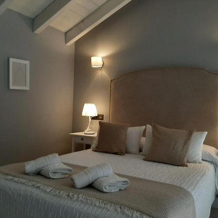 Apartamentos El Llanin Onís Rum bild