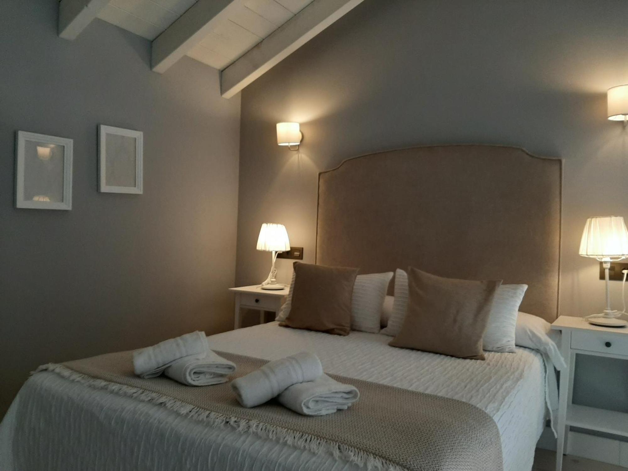 Apartamentos El Llanin Onís Rum bild
