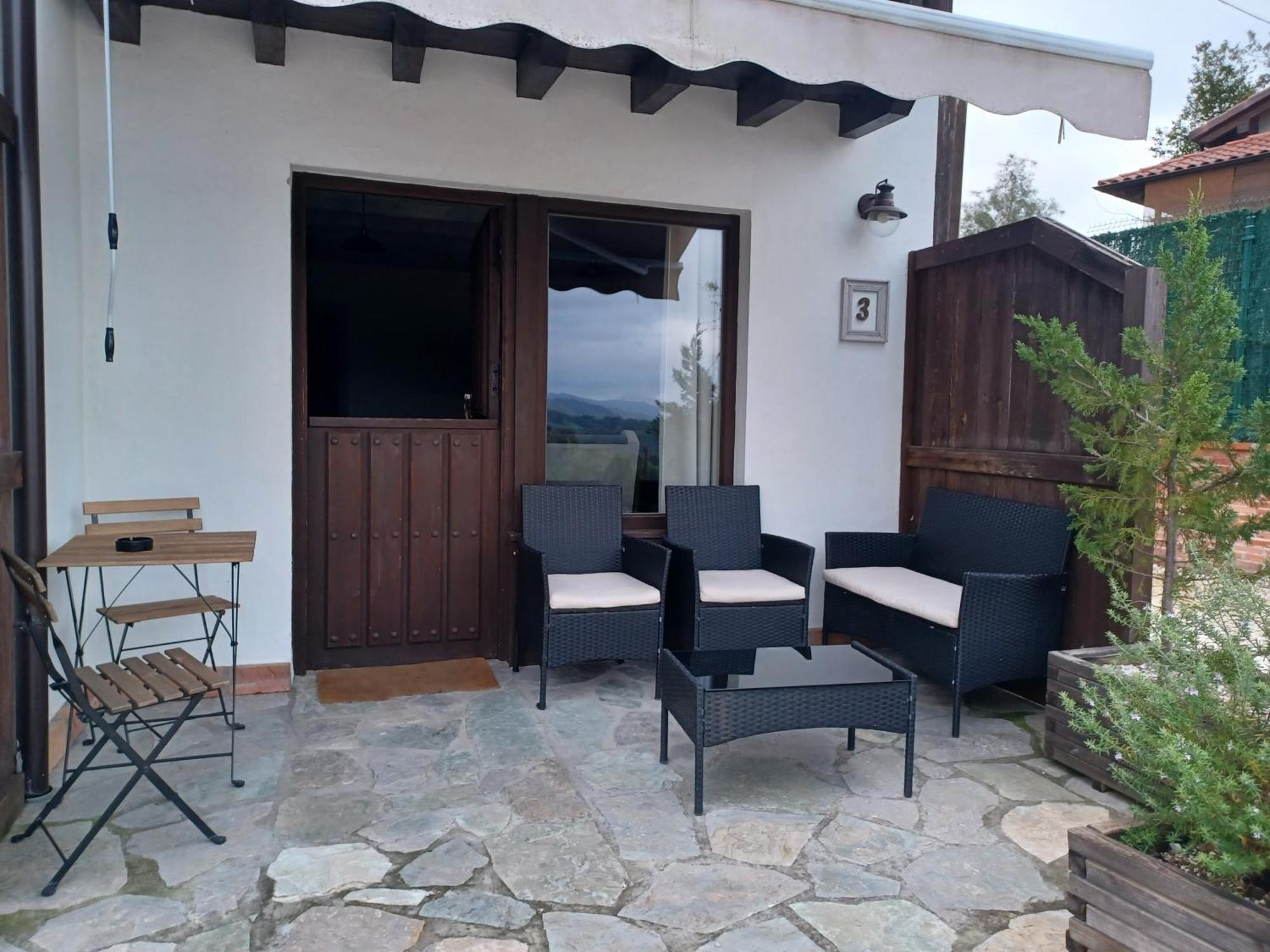 Apartamentos El Llanin Onís Rum bild