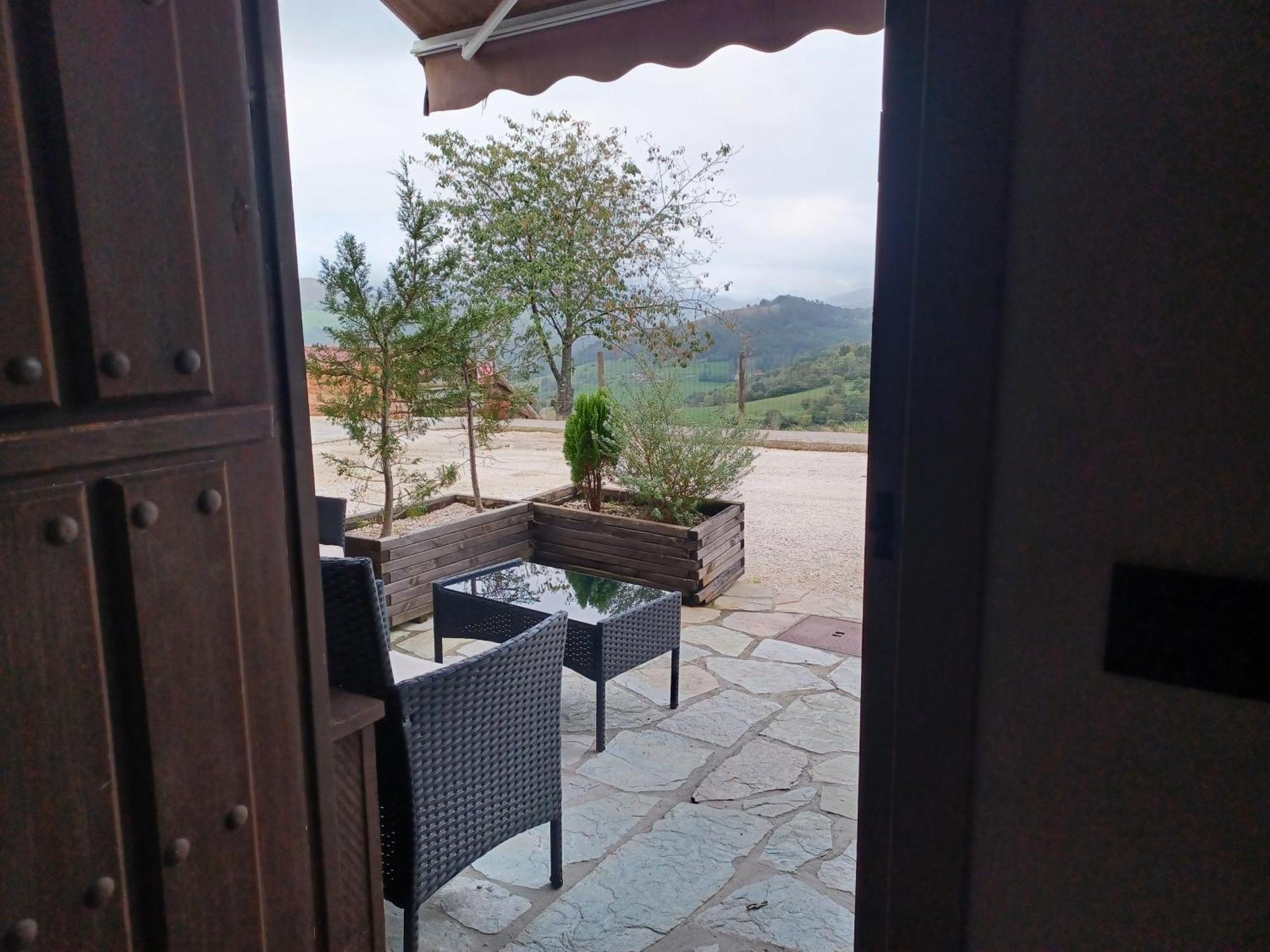 Apartamentos El Llanin Onís Rum bild