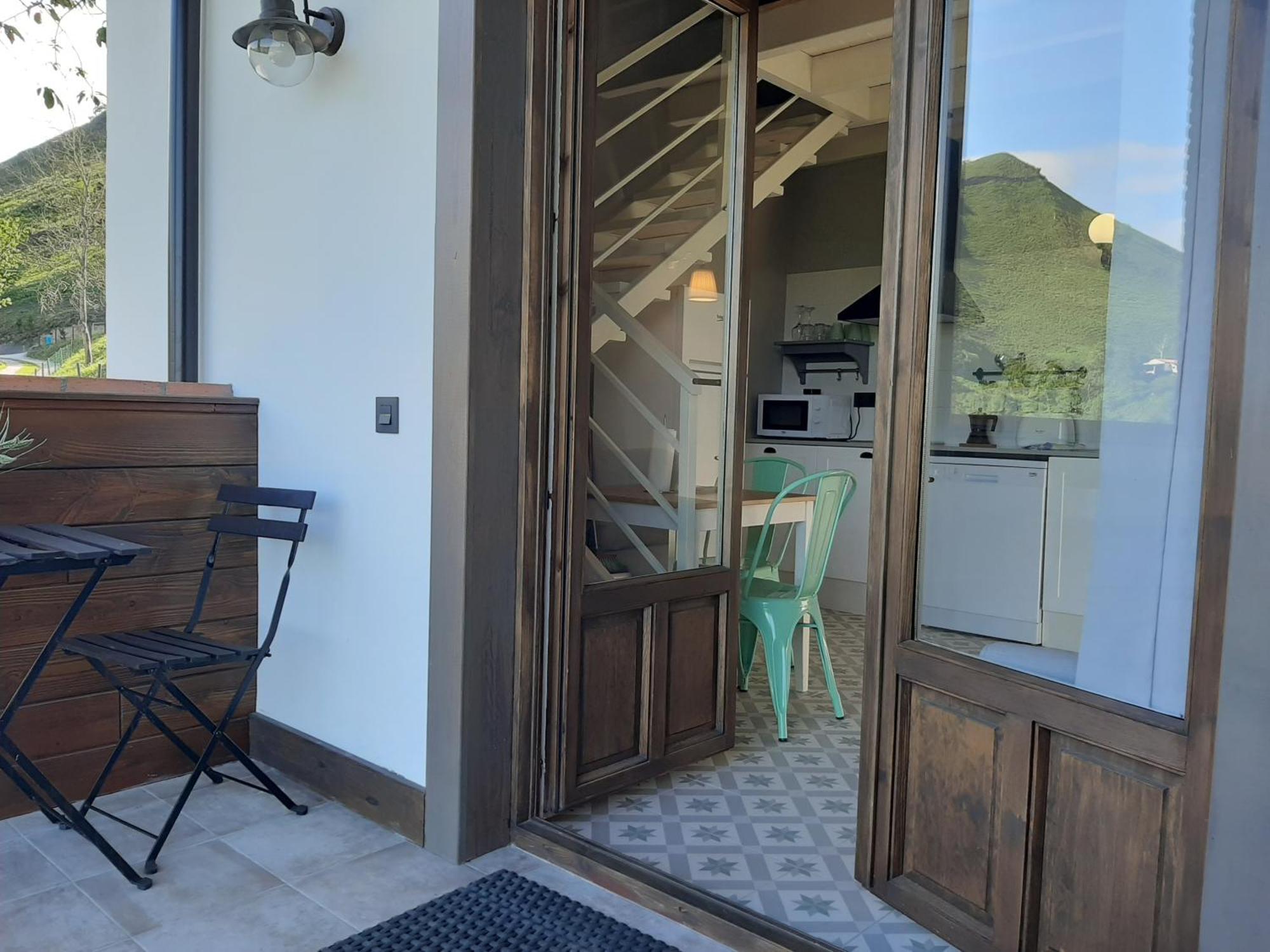 Apartamentos El Llanin Onís Rum bild