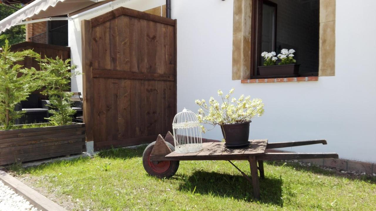 Apartamentos El Llanin Onís Exteriör bild